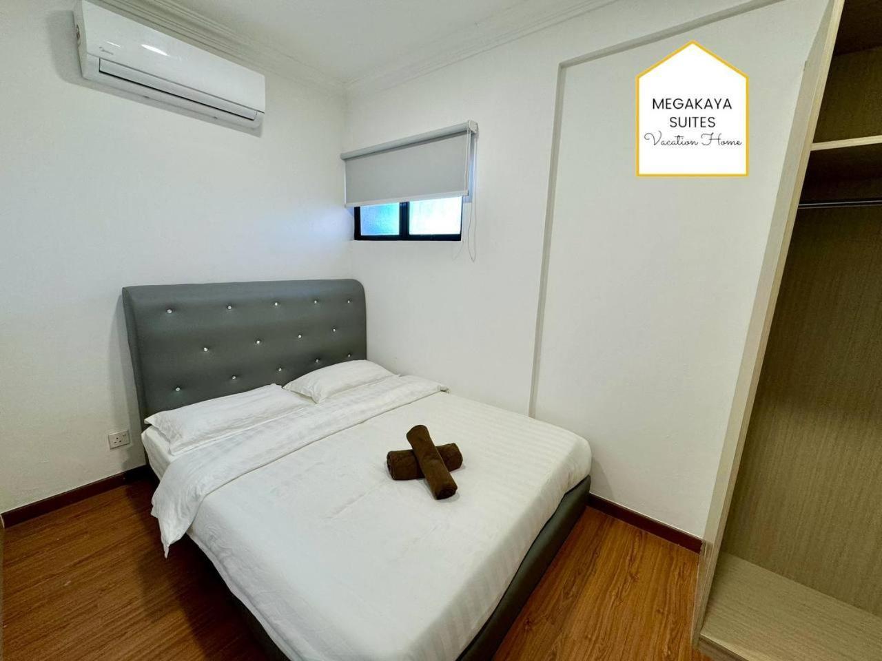 6 Bedrooms Penthouse Marina Court Centre - 19pax *
