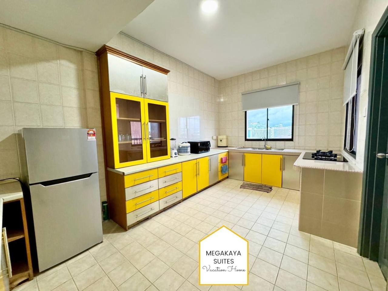 6 Bedrooms Penthouse Marina Court Centre - 19pax Apartment *