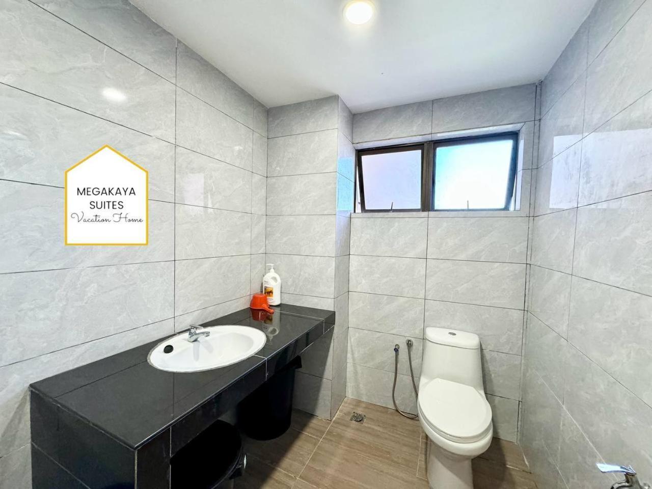 Apartment 6 Bedrooms Penthouse Marina Court Centre - 19pax *